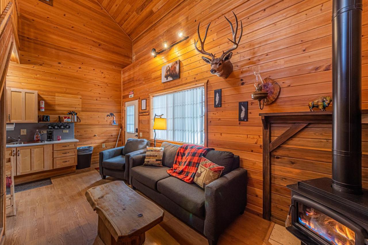 Cabin #4 The Wolves Den - Pet Friendly- Sleeps 6 - Playground & Game Room Payson Bagian luar foto